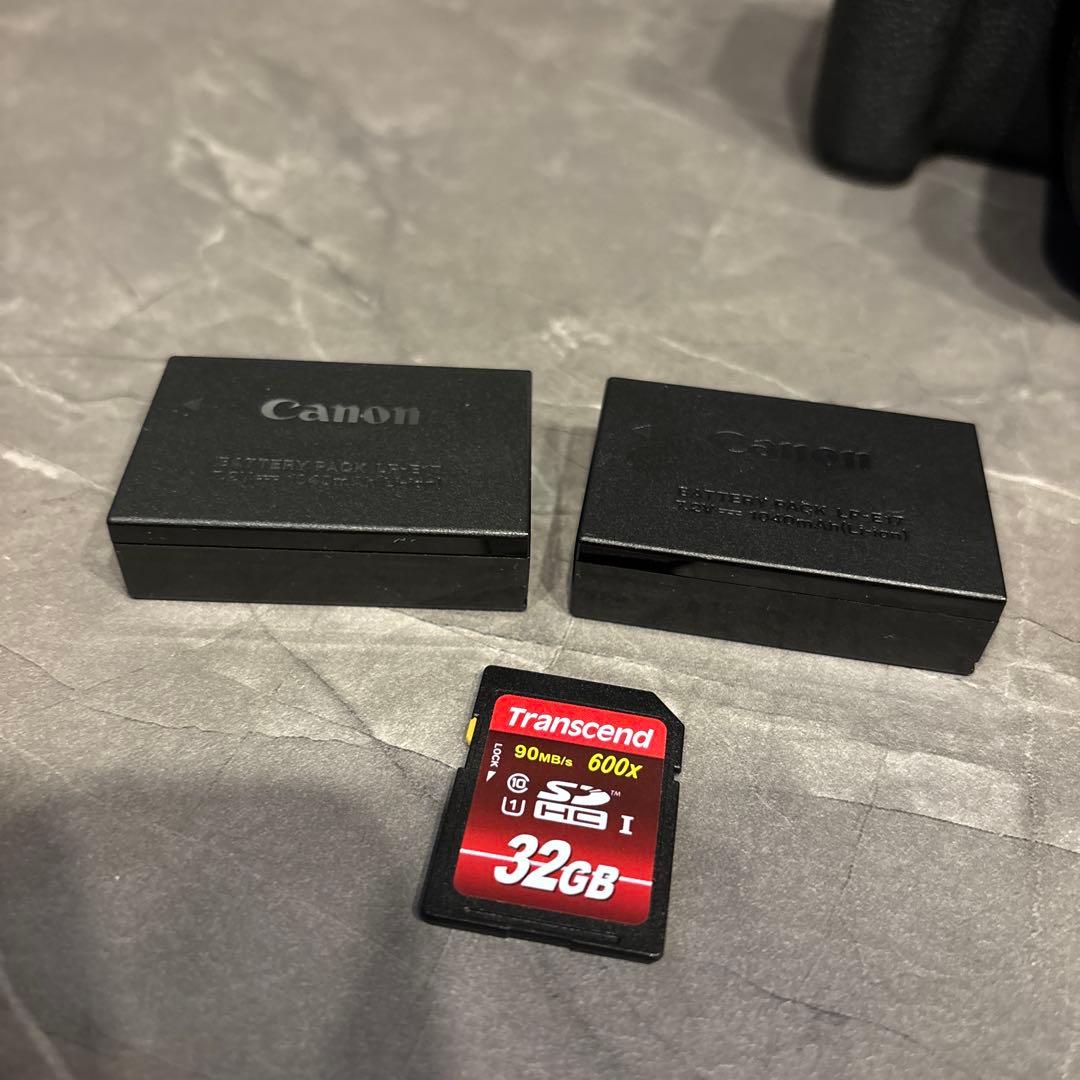 Canon EOS kiss x8i ズームレンズキット、単焦点レンズ