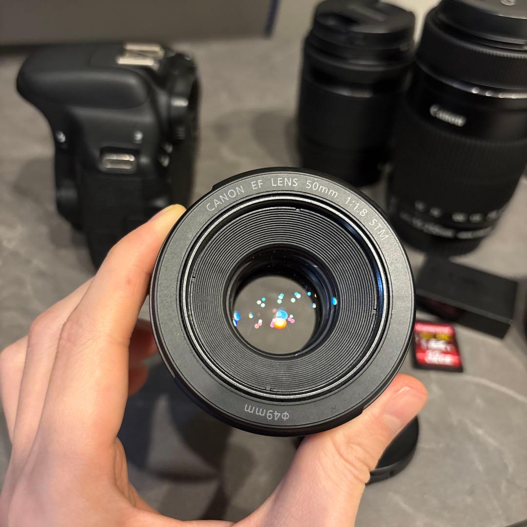 Canon EOS kiss x8i ズームレンズキット、単焦点レンズ