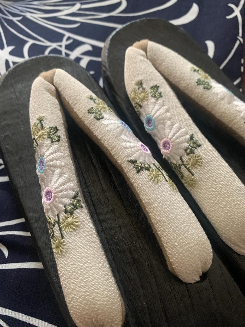 画像の赤の帯付き◆大人ゆかた◆糸菊花火涼し黒浴衣◆