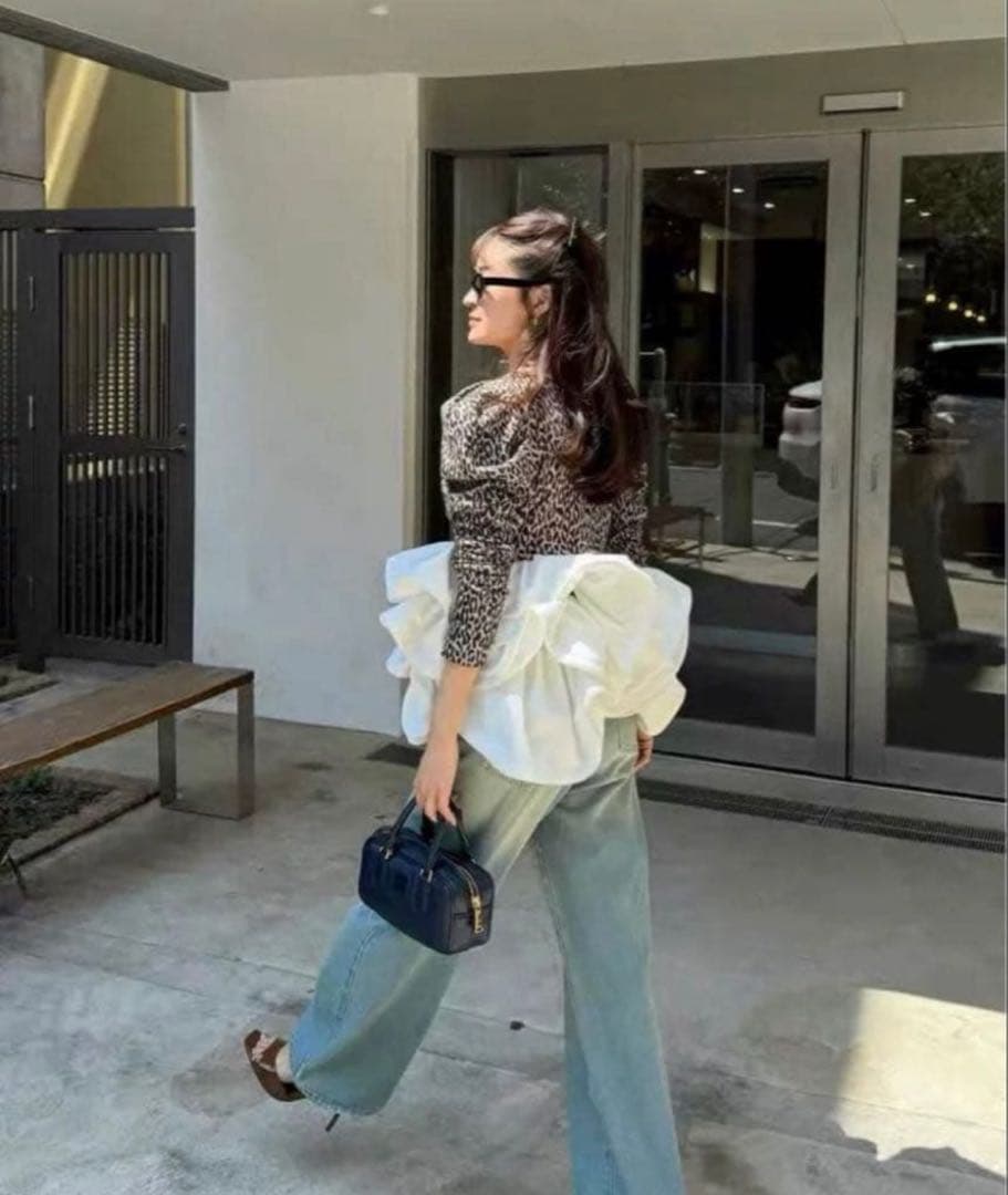 即納bibiy EFFIE PEPURAMU LEOPARD TOP