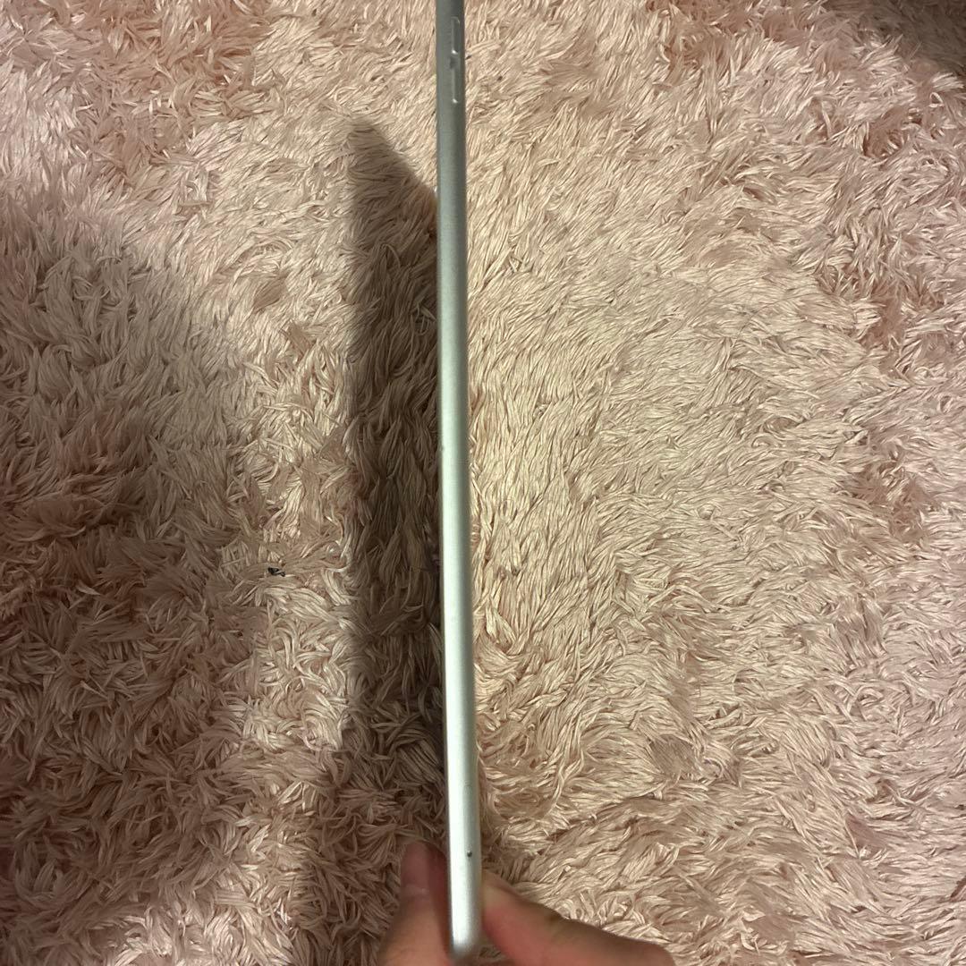 Apple iPad 第8世代 シルバー 本体