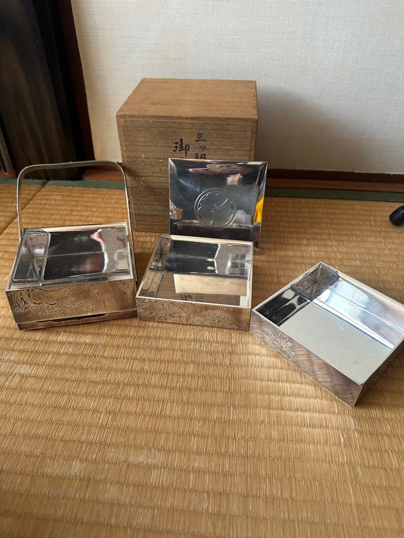 三ッ組　御重箱