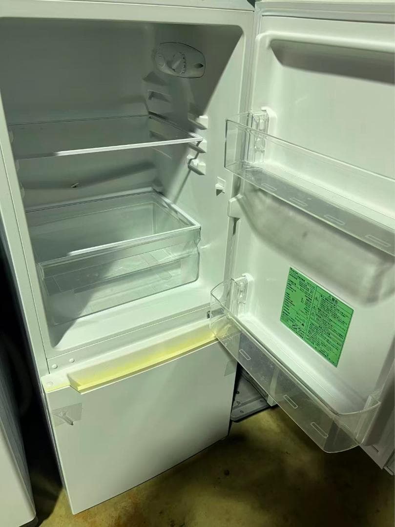 ホワイト冷蔵庫 上段冷蔵室 下段冷凍室