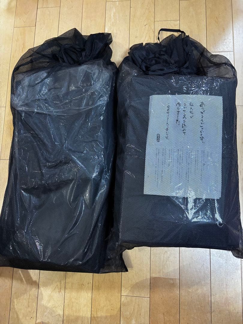 キャラバン　車種専用設計　サンシェード フルセット一台分　専用収納袋と吸盤付き