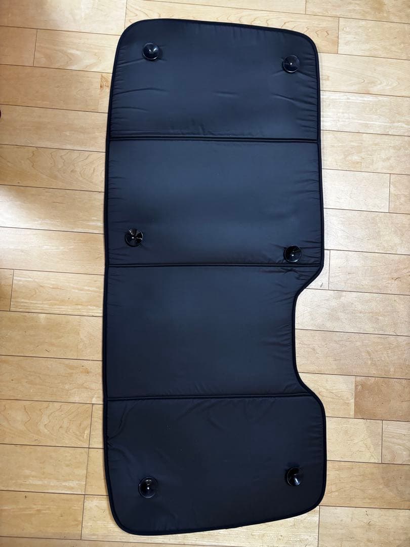 キャラバン　車種専用設計　サンシェード フルセット一台分　専用収納袋と吸盤付き