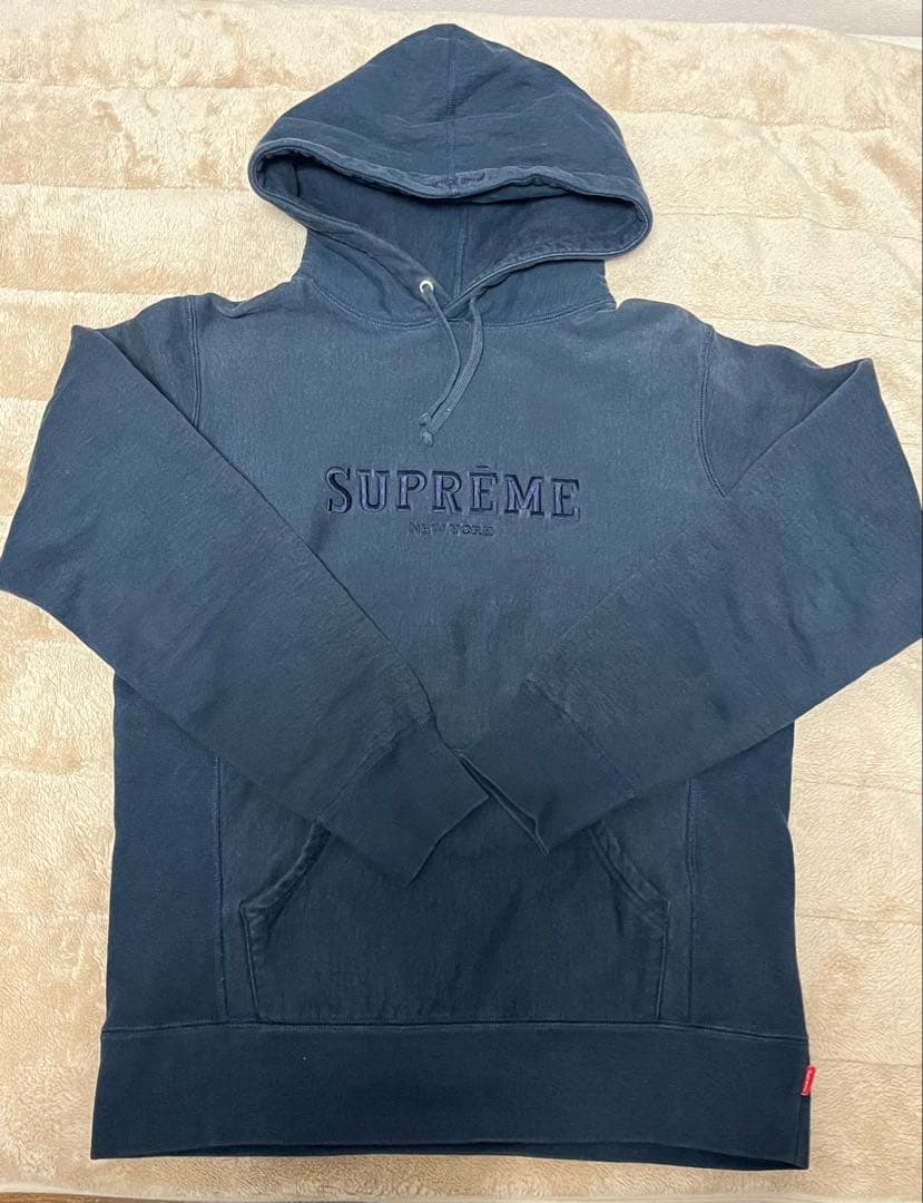 SUPREME ロゴフーディ Mサイズ　カナダ製