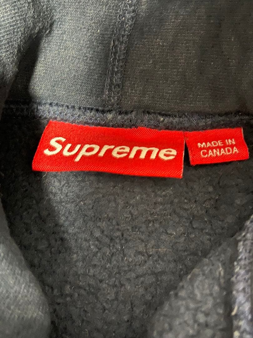 SUPREME ロゴフーディ Mサイズ　カナダ製