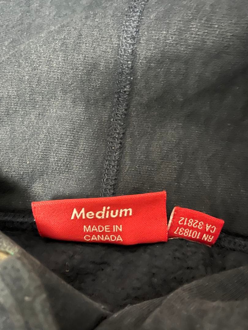 SUPREME ロゴフーディ Mサイズ　カナダ製