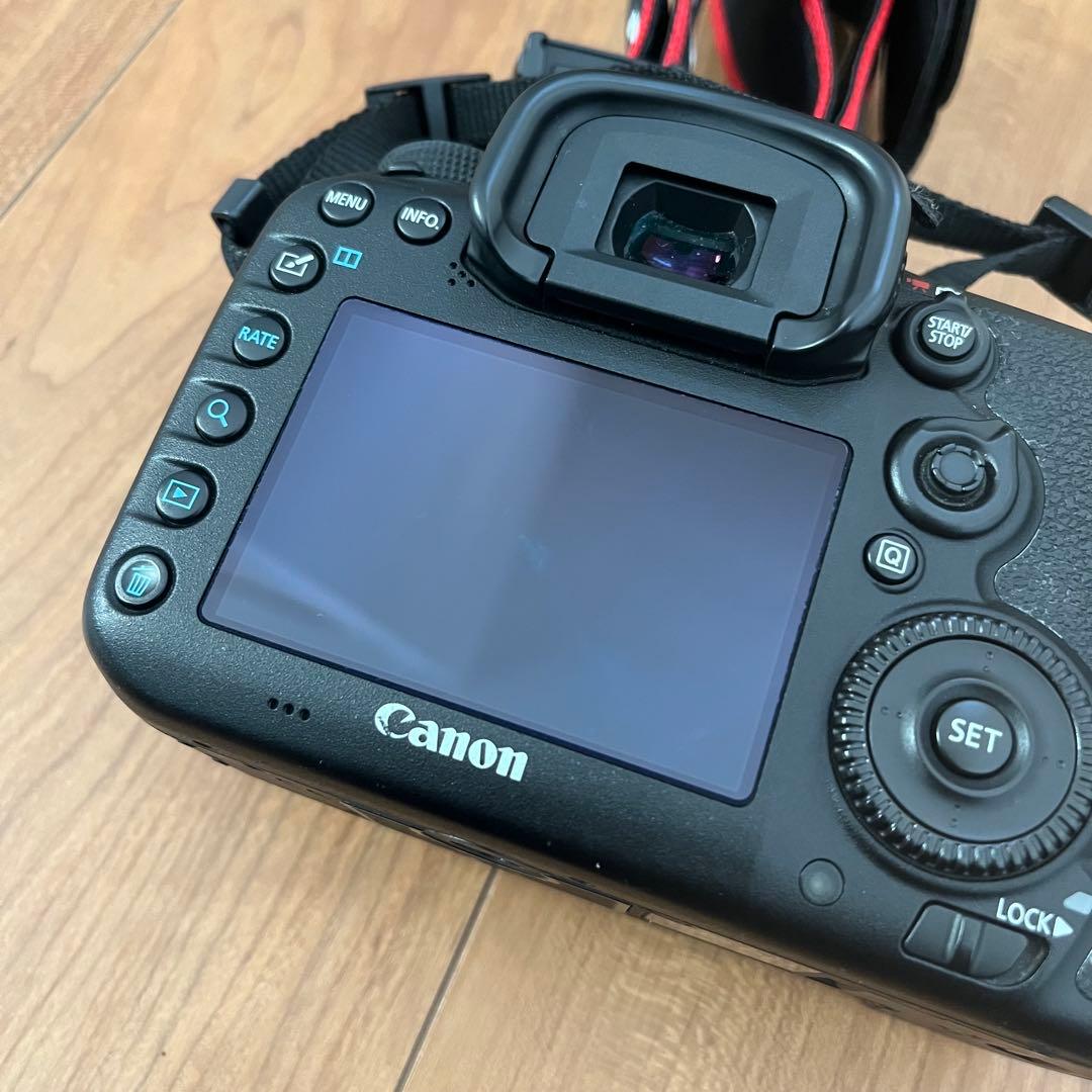 Canon 7D Mark II デジタル一眼レフ