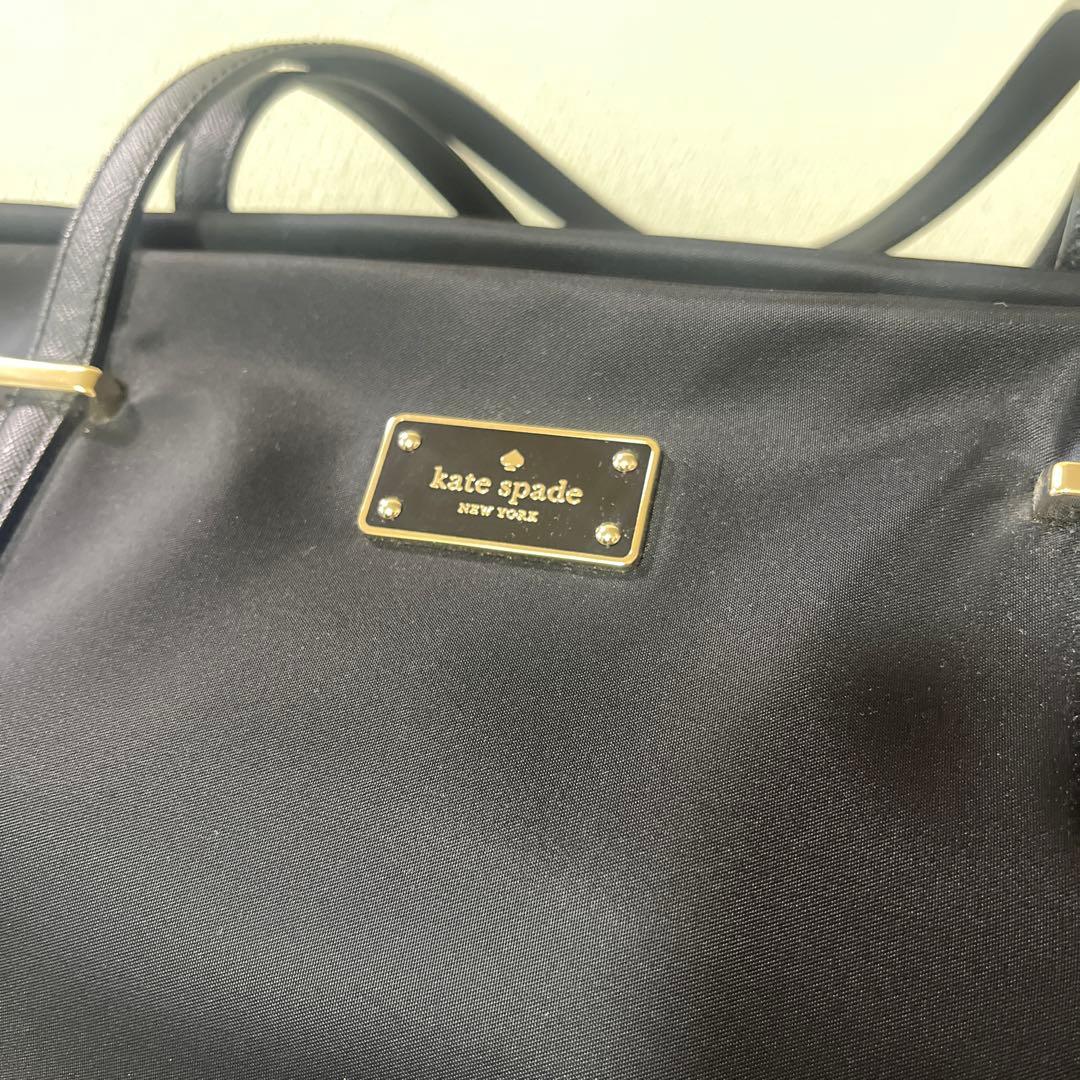 美品　kate spade 黒 マザーズバッグ 　　オムツ替え時のマット付き