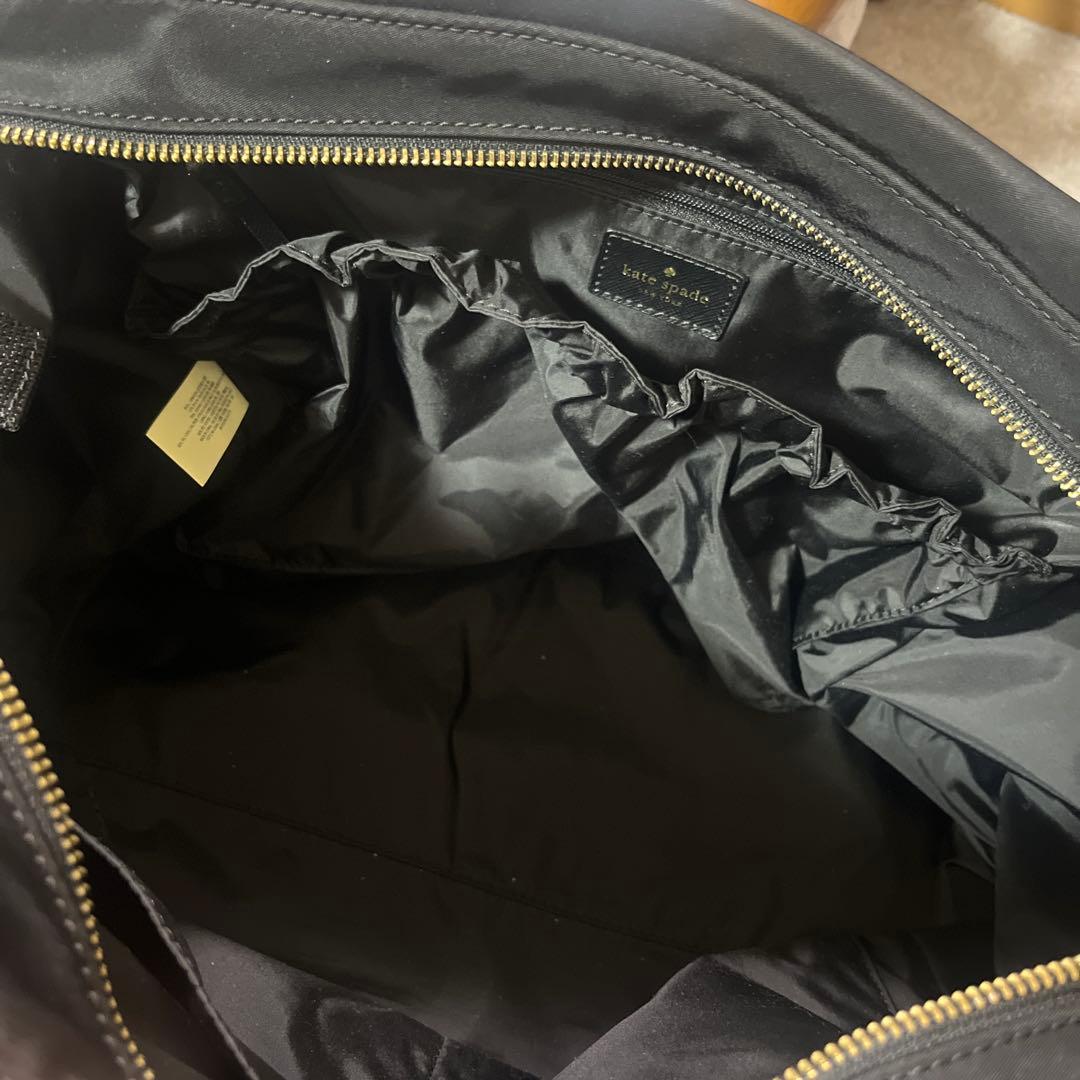 美品　kate spade 黒 マザーズバッグ 　　オムツ替え時のマット付き