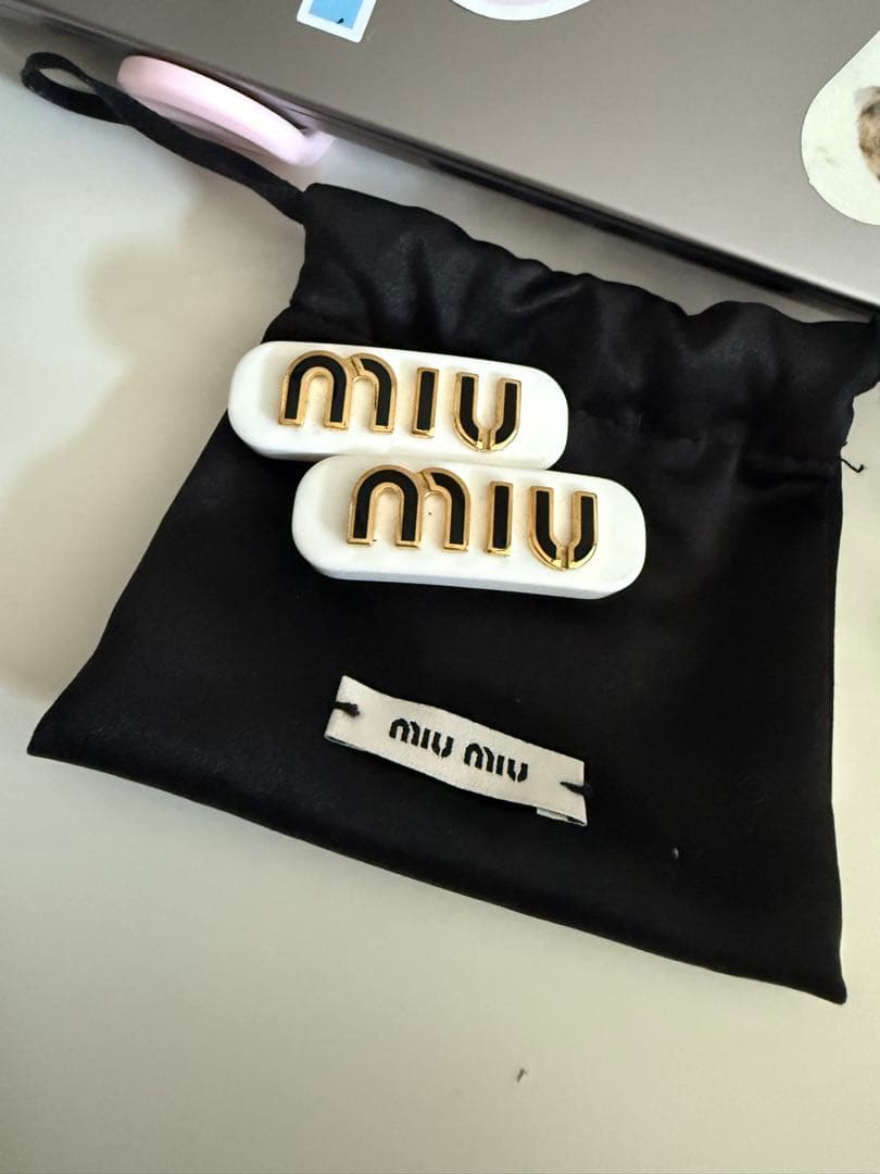 miu miu ヘアピンセット 白