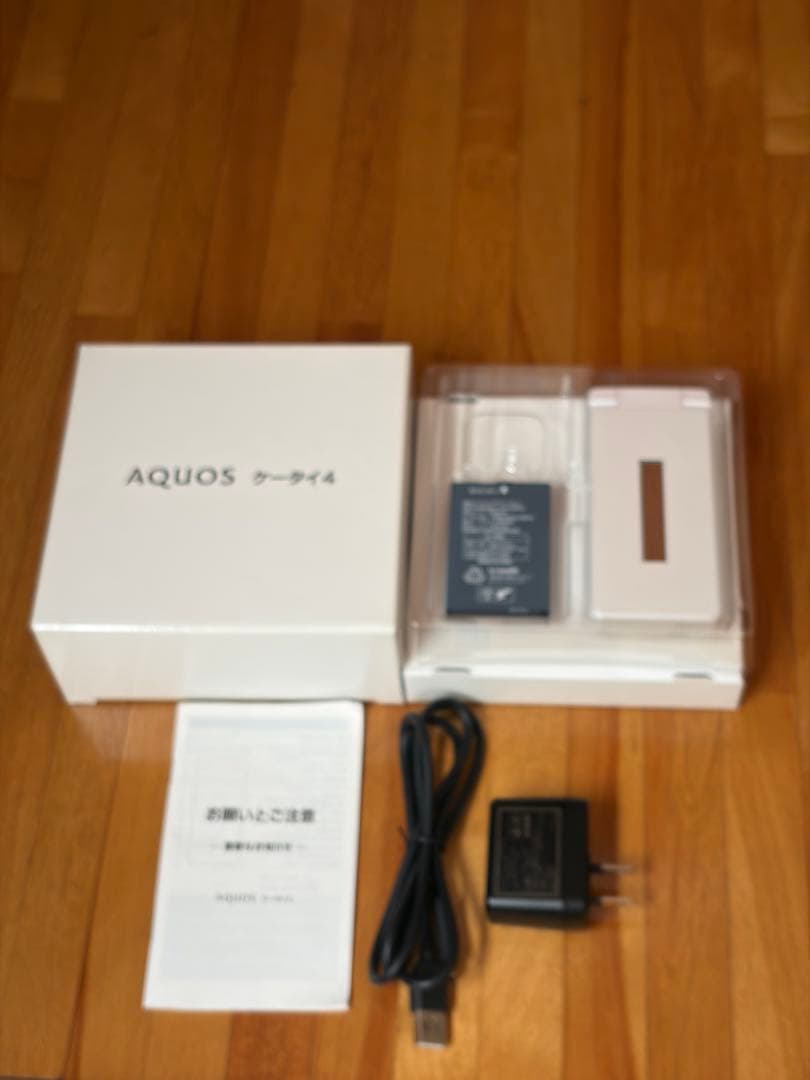 AQUOS ケータイ4 A205SH SoftBank ホワイト