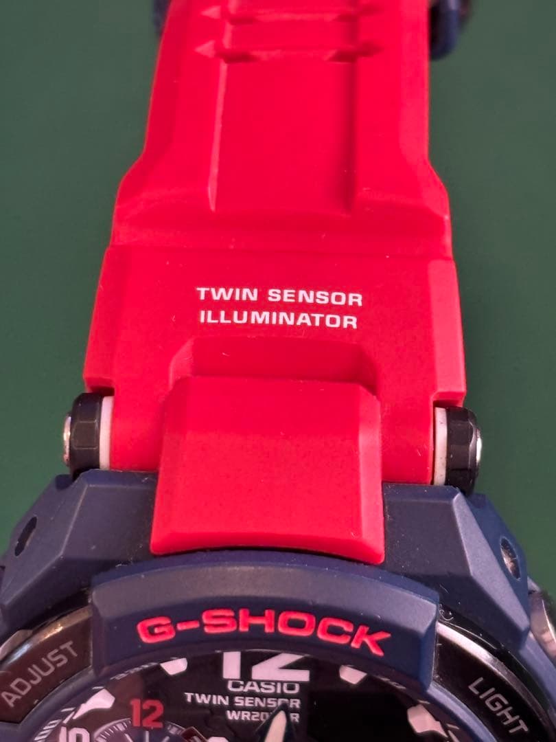 美品G-SHOCKグラビティマスターGA-1100ネイビー×レッド稼働品
