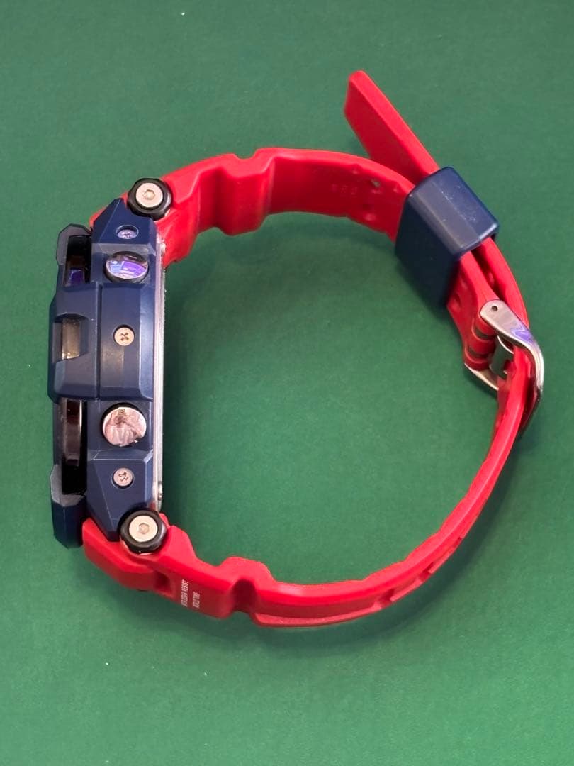 美品G-SHOCKグラビティマスターGA-1100ネイビー×レッド稼働品