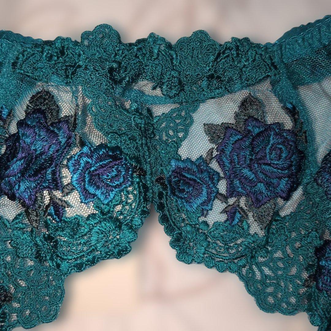 スタディオファイブ　緑　花柄刺繍ブラ・Tバック・ガーターベルト3点セット　C75