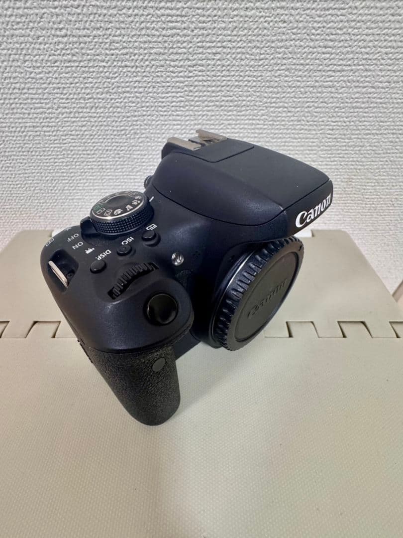 Canon EOS Kiss X8i 本体と付属品