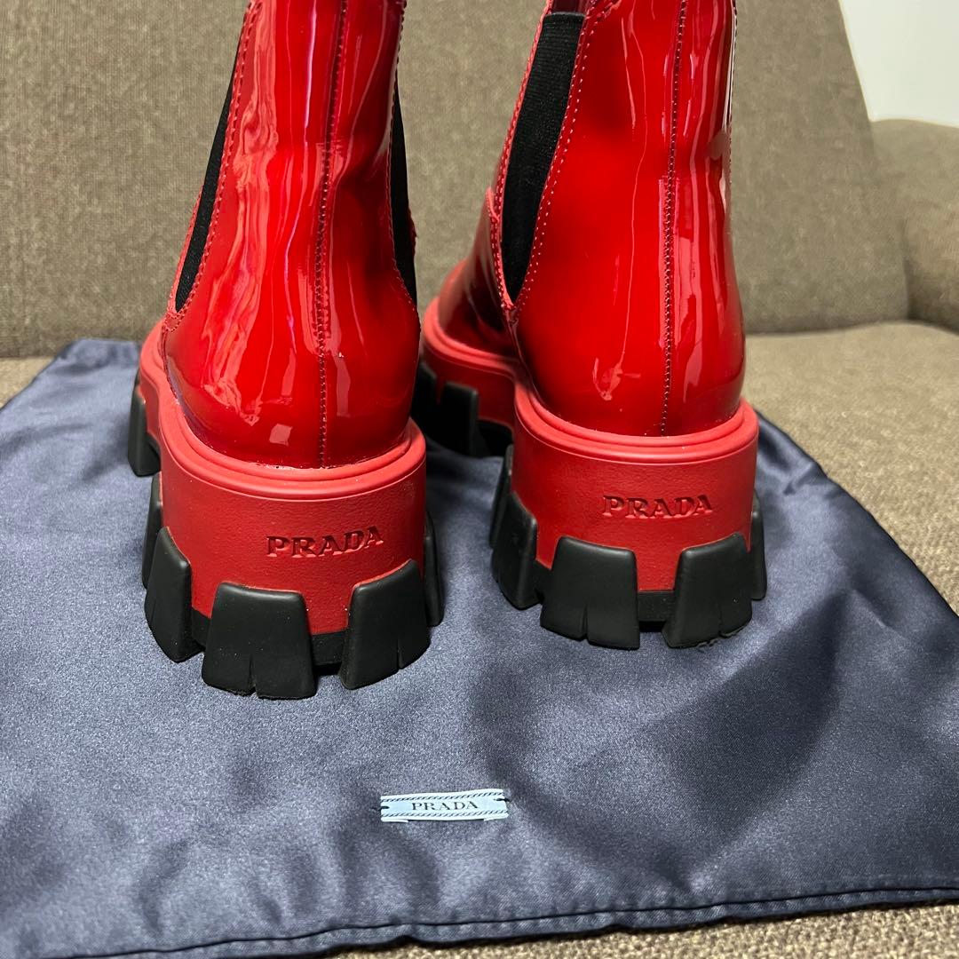 ぴょんPRADA レッド エナメルショートブーツ 厚底 美品 布袋付き