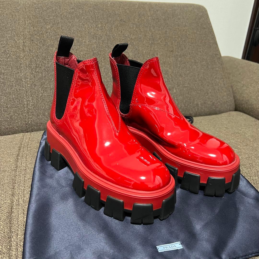ぴょんPRADA レッド エナメルショートブーツ 厚底 美品 布袋付き