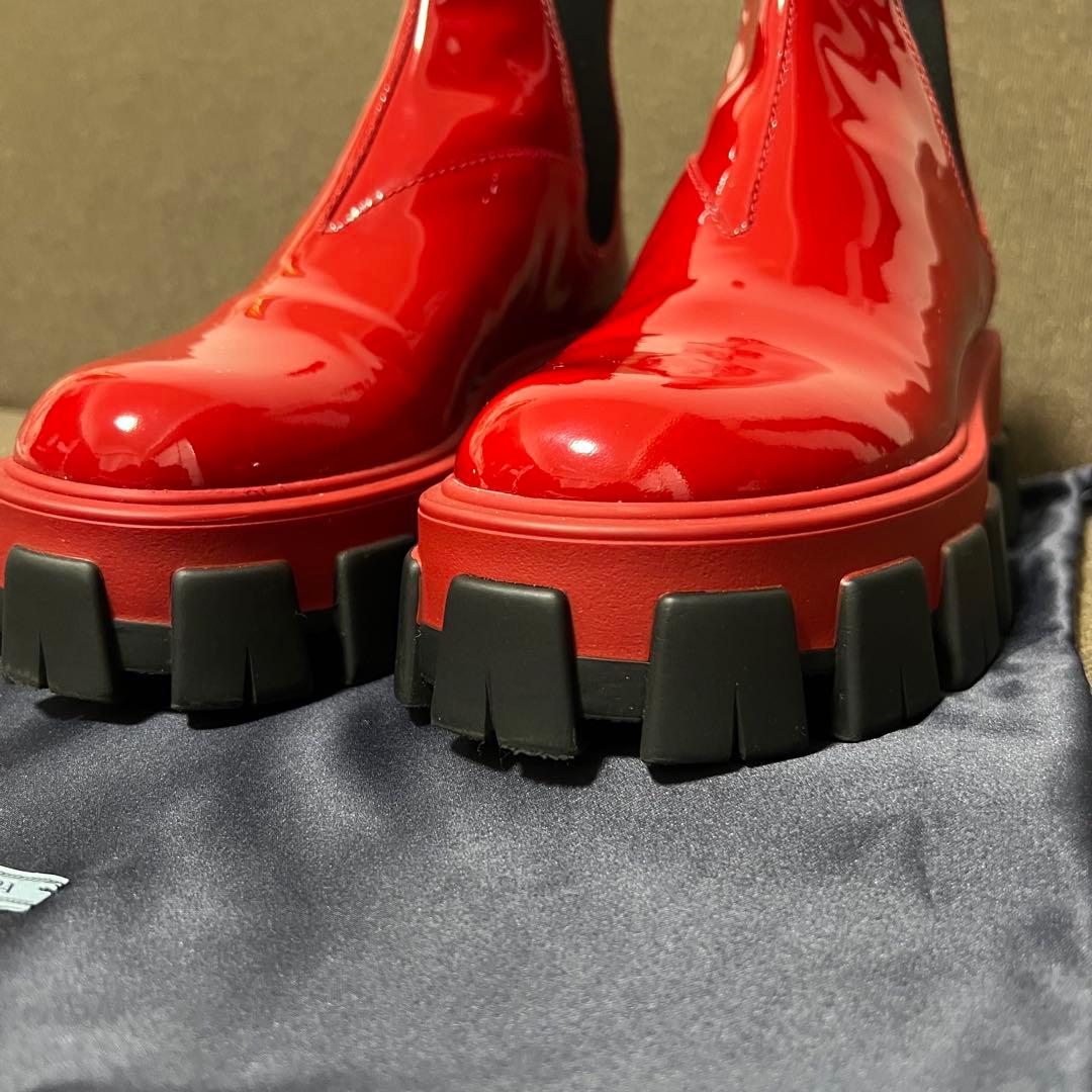 ぴょんPRADA レッド エナメルショートブーツ 厚底 美品 布袋付き