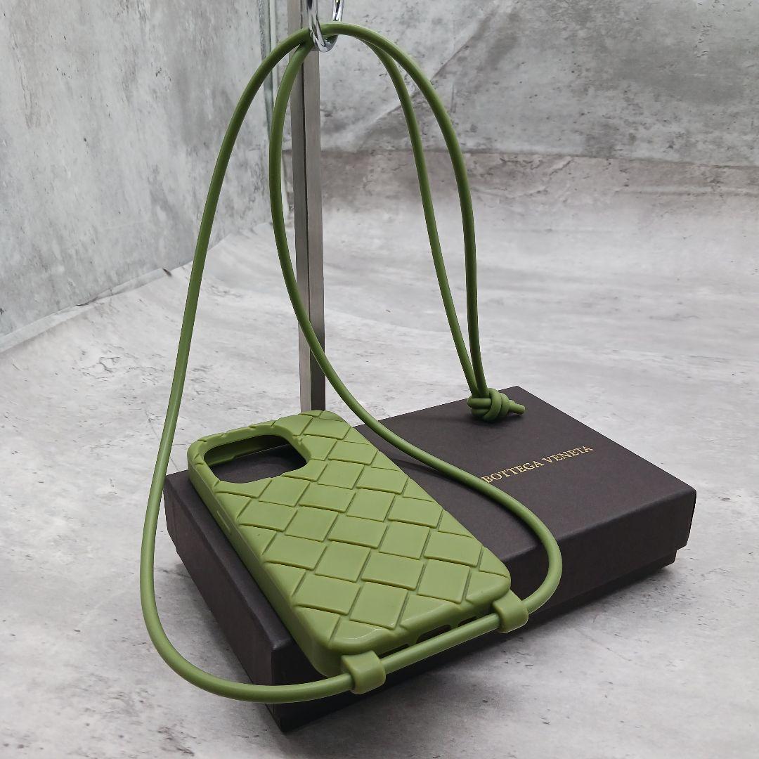 ✨美品✨ ボッテガヴェネタ ストラップ付 iPhone 13 Pro ケース 緑
