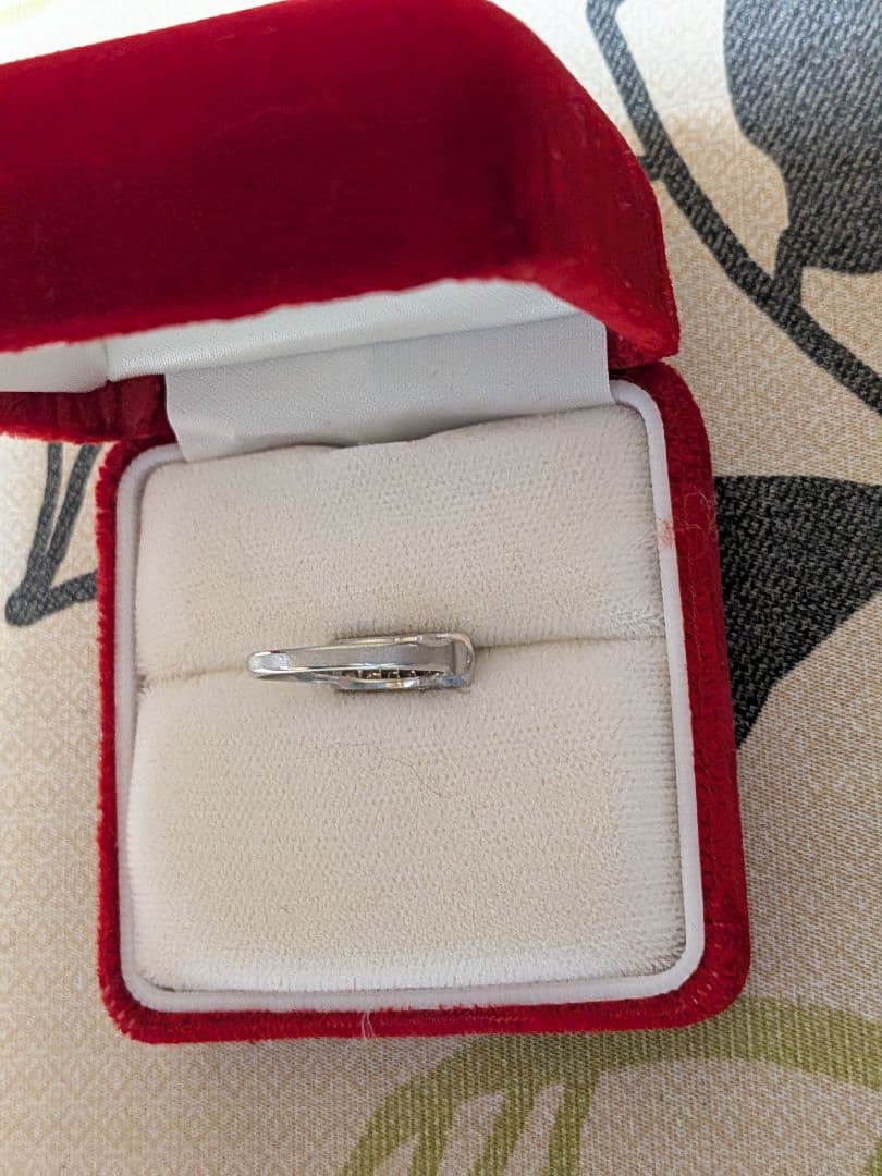 エメラルドダイヤリング