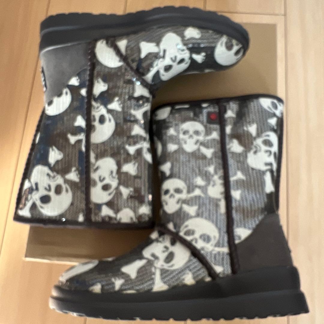 UGG スカルデザイン ムートンブーツ
