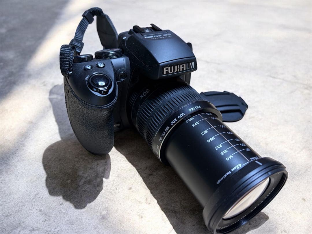 富士フィルム　FINEPIX HS30 EXR 美品　未使用に近い