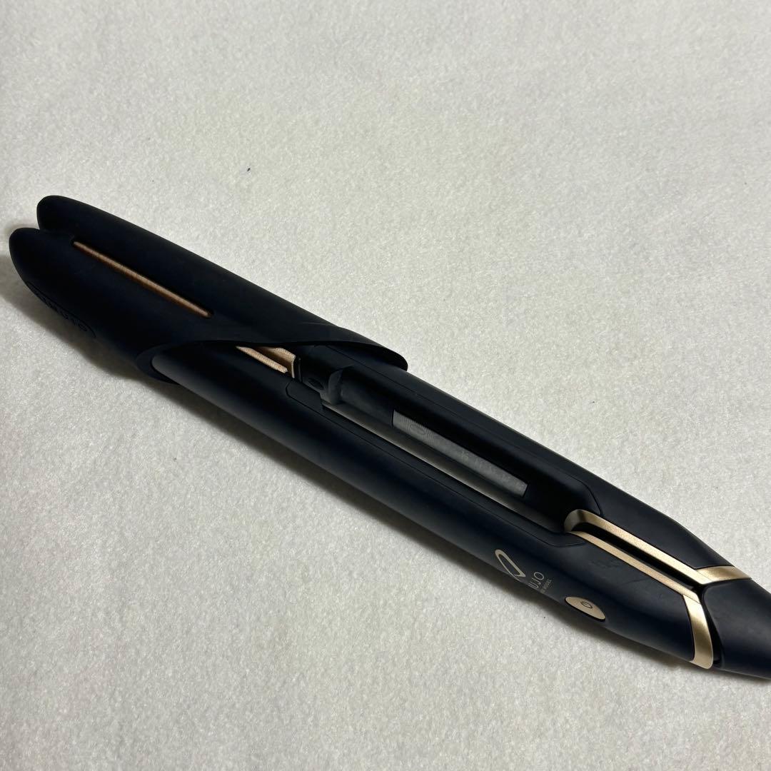 【美品】絹女　KINUJO ストレートヘアアイロン ブラック　DS200-BK