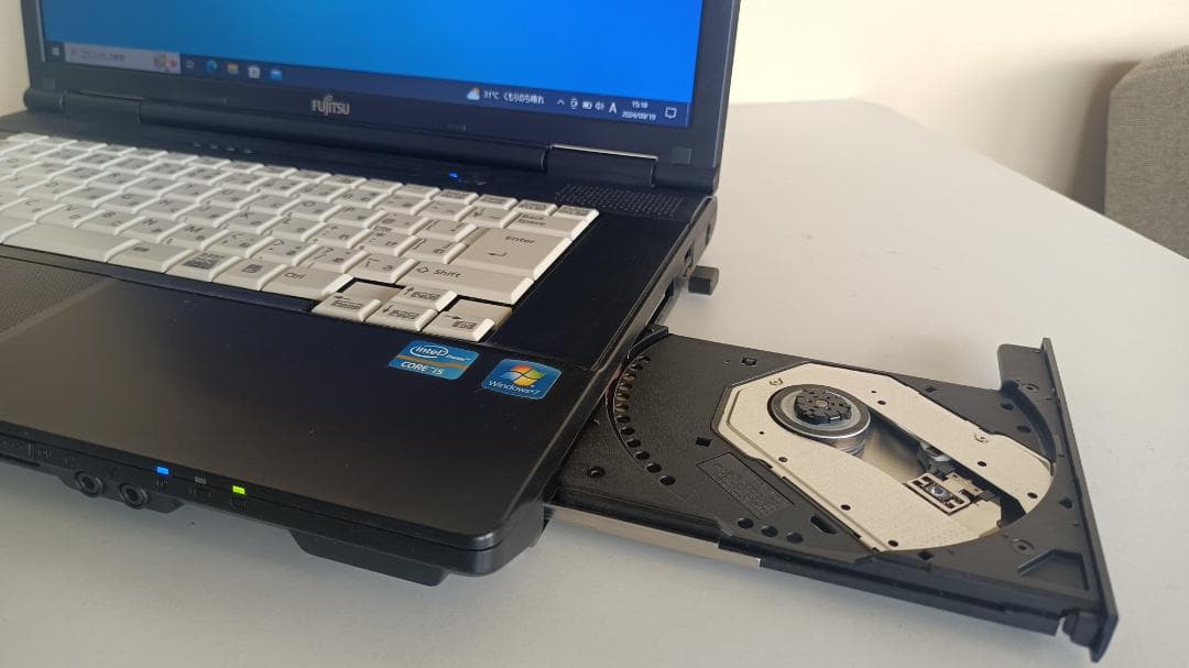 ノートパソコン FUJITSU Core i5 SSD128G メモリ 8G