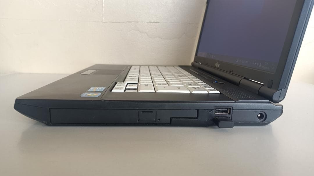ノートパソコン FUJITSU Core i5 SSD128G メモリ 8G