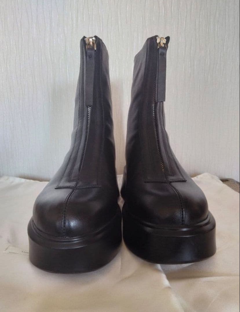 美品　THE ROW ZIPPED BOOTS black