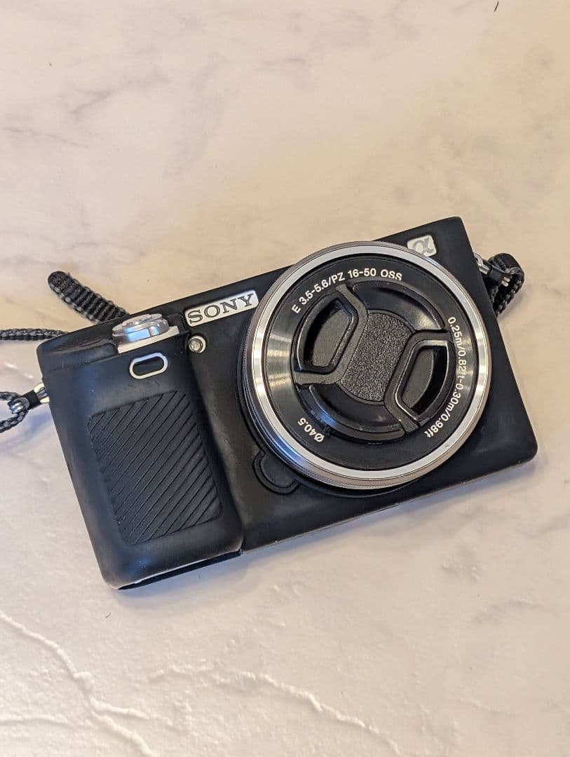 SONY ミラーレス一眼　α6000　パワーズームキット　ホワイト