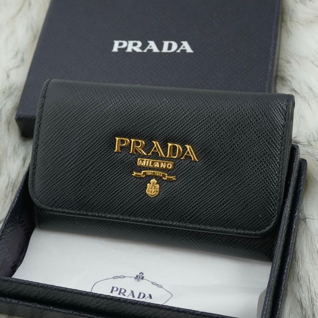 極美品　箱付き　PRADA プラダ　キーケース　サフィアーノレザー　ブラック