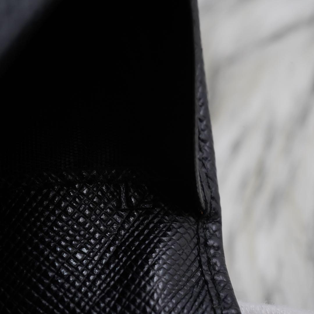 極美品　箱付き　PRADA プラダ　キーケース　サフィアーノレザー　ブラック