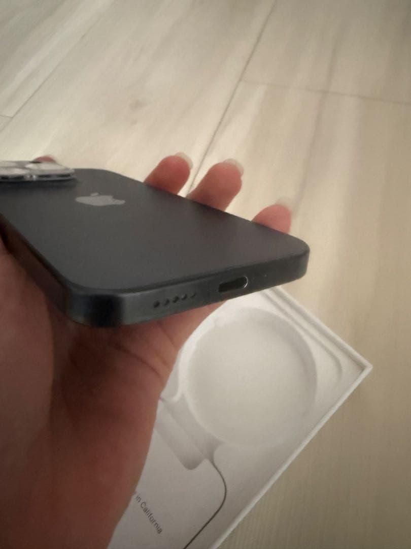 Apple iPhone 15 Pro スペースブラック 本体