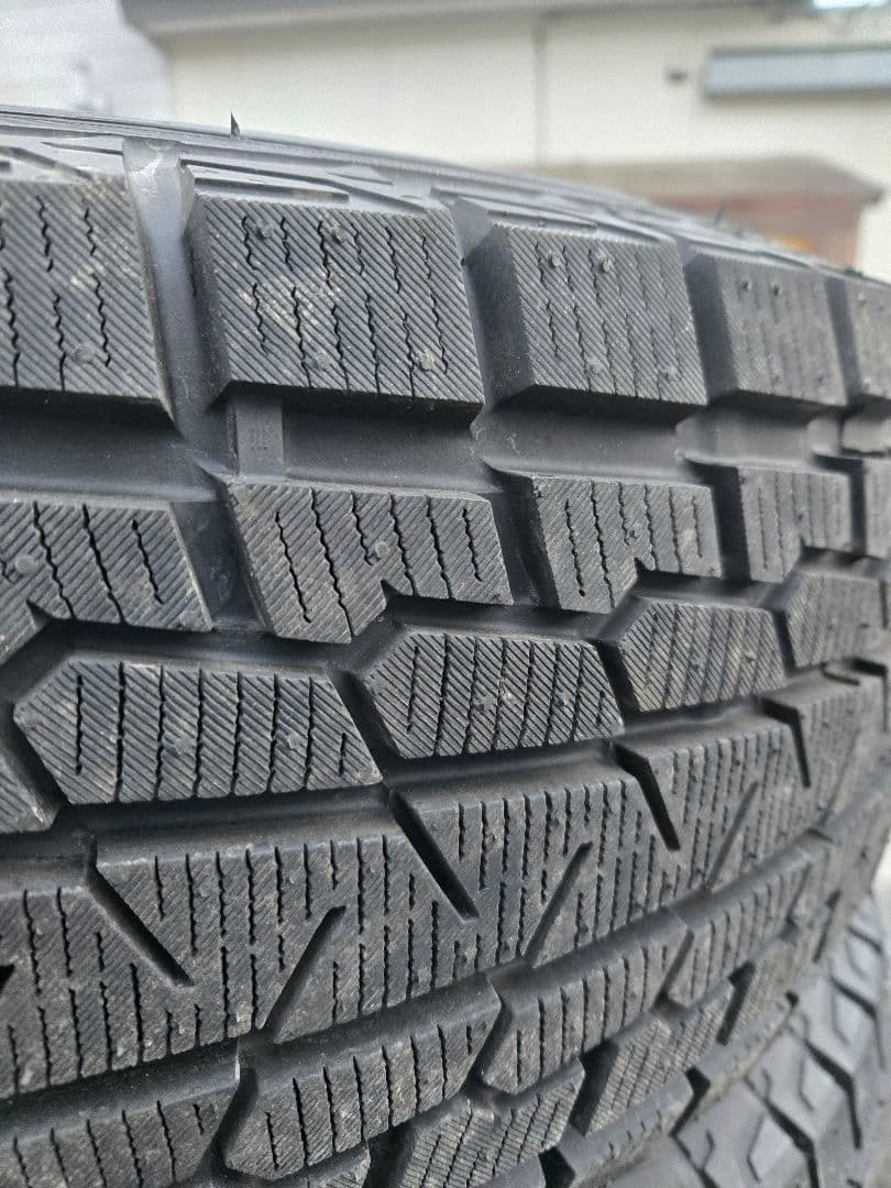 ジープ　ラングラー　スタッドレス　使用少ない　265/70R17