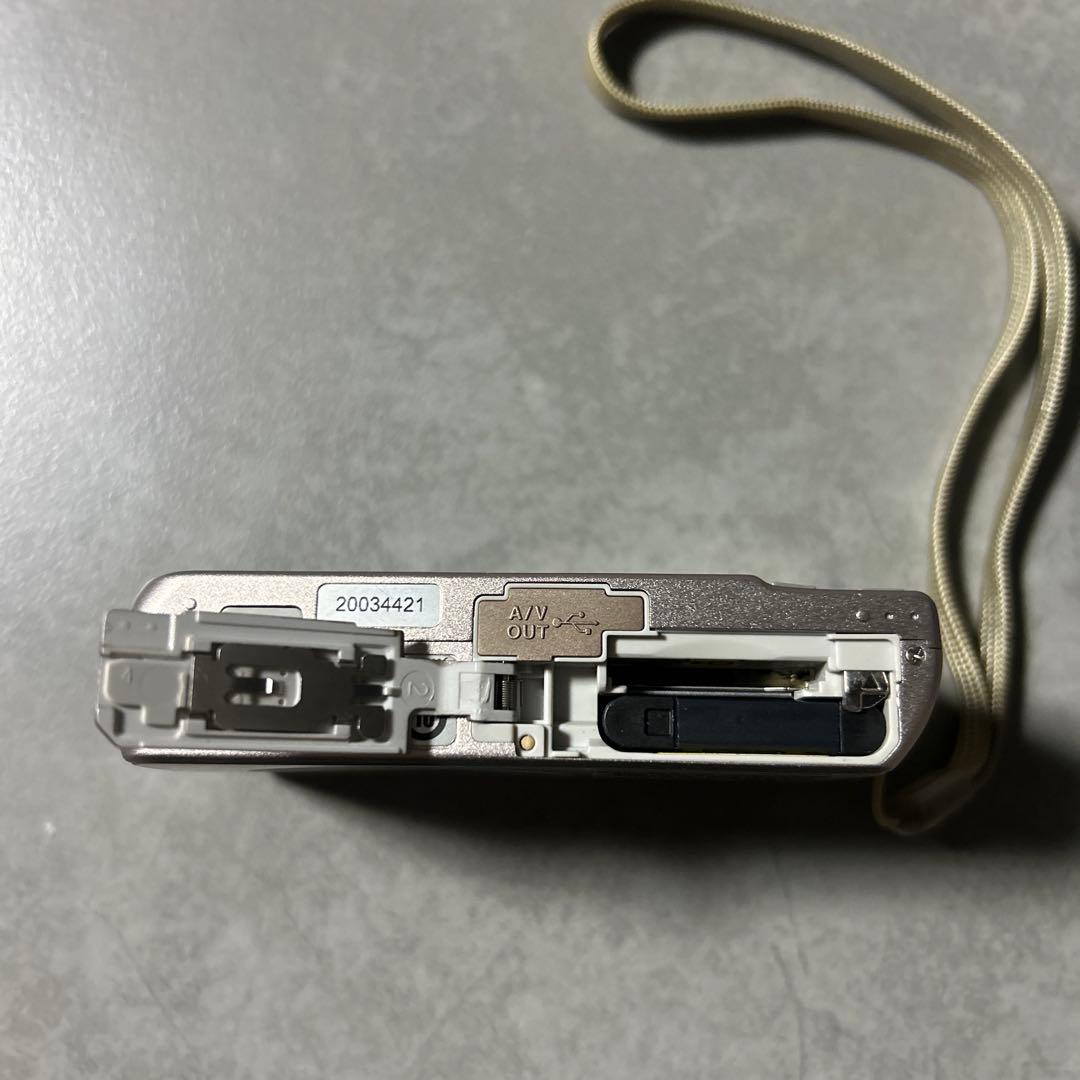 Nikon COOLPIX 8.0メガピクセル コンパクトデジタルカメラ