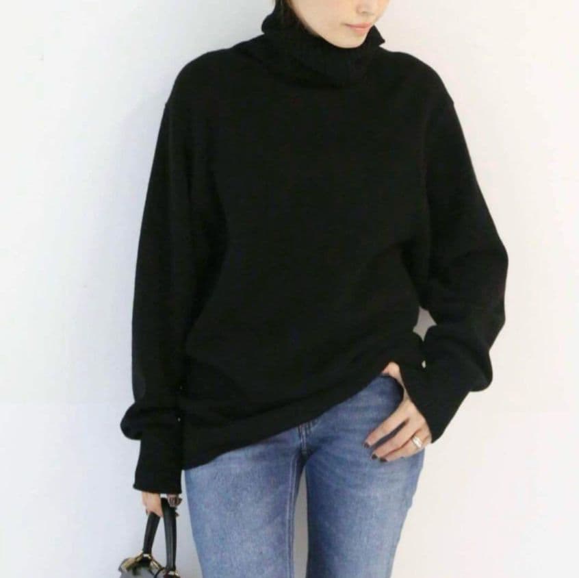 latest ミドルゲージタートルニット