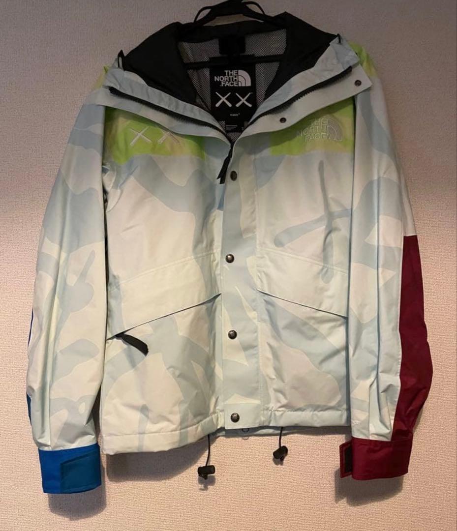 KAWS×North Face マウンテンパーカー