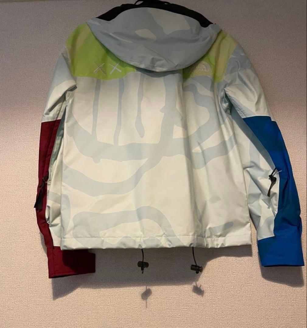 KAWS×North Face マウンテンパーカー