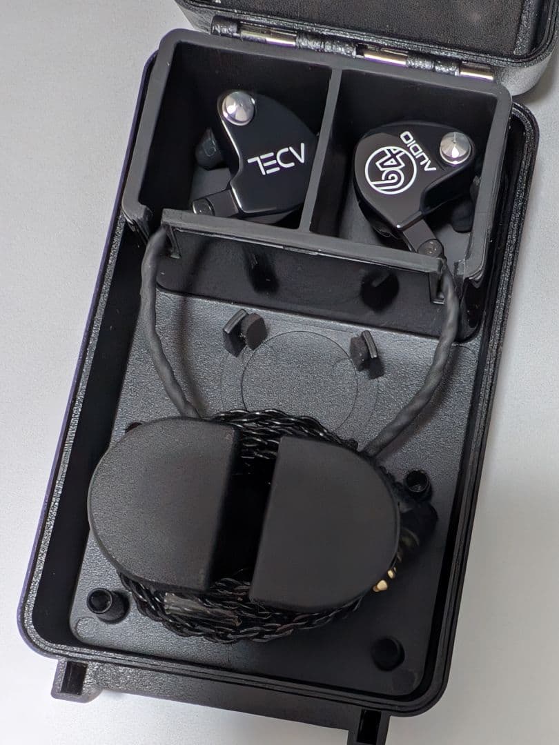 イヤホン 64 Audio U10