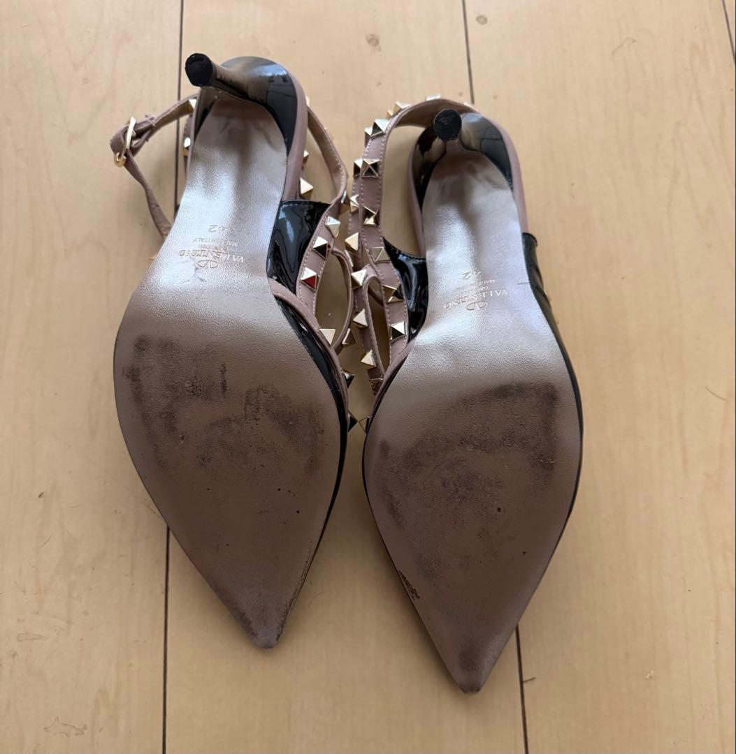 Valentino スタッズ付きハイヒールパンプス