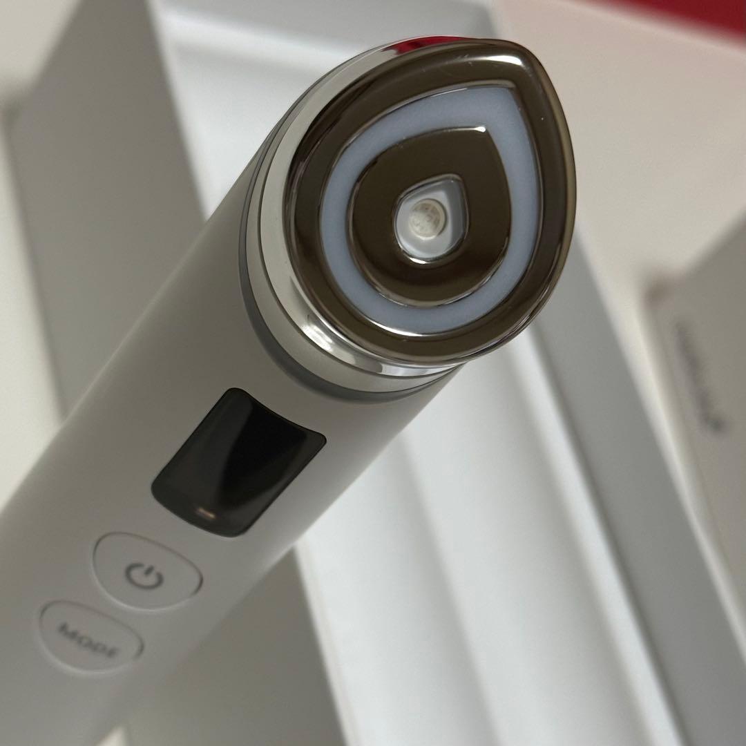 メディキューブ　AGE-Rブースタープロ / 1台6役高級エステケア / 美顔器