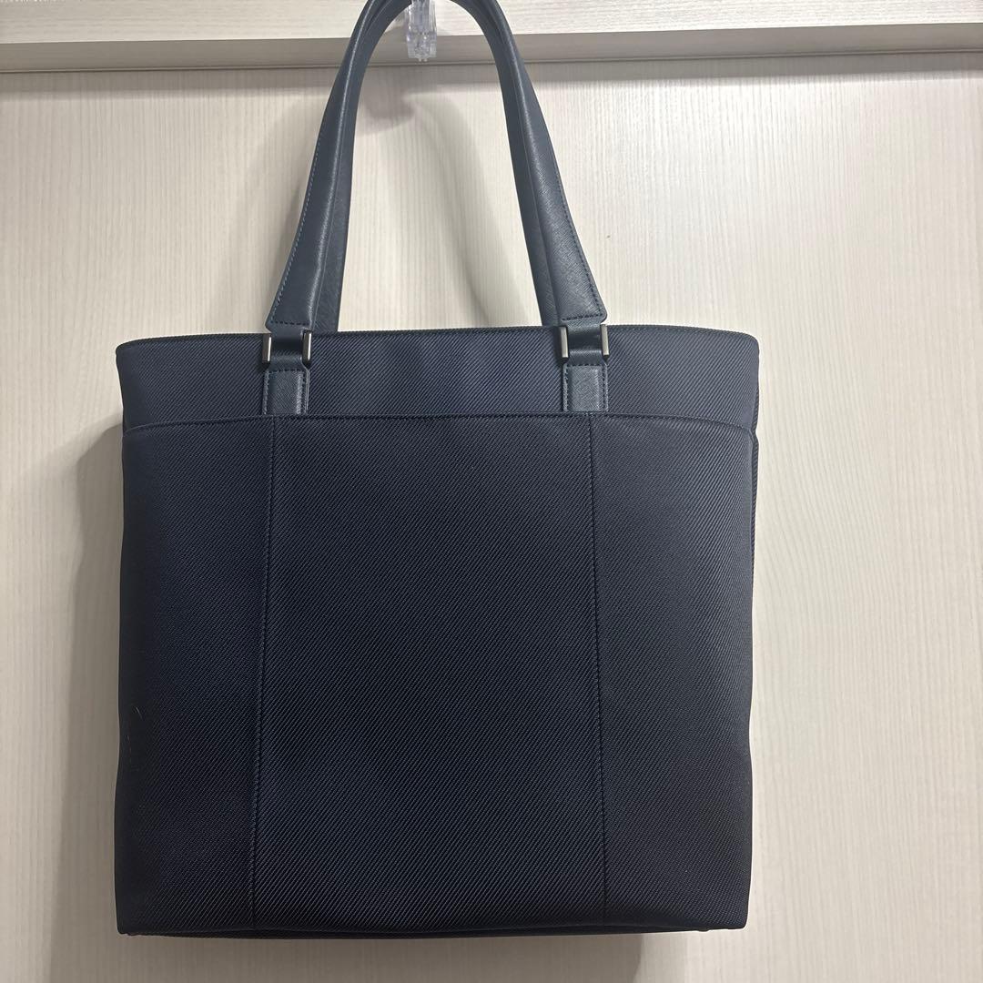 【開封後使用なし】タケオキクチ スマート モノトーントートバッグ　ネイビー