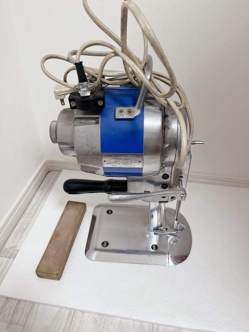竪刃型裁断機　HITAKA INDUSTRIAL クロスカッター　手芸