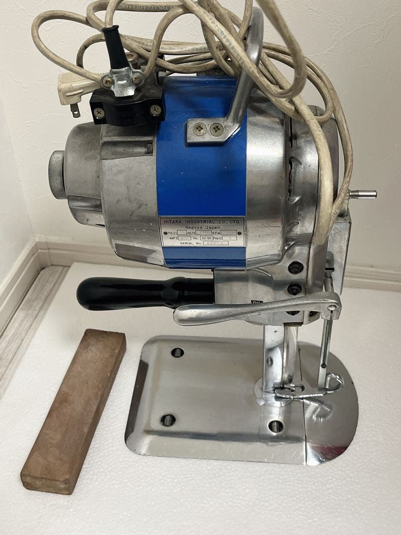 竪刃型裁断機　HITAKA INDUSTRIAL クロスカッター　手芸
