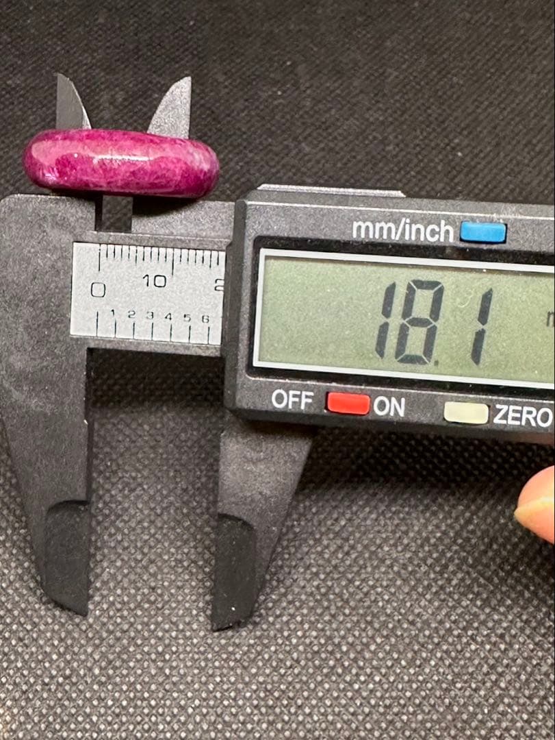 ルビー　くり抜きリング