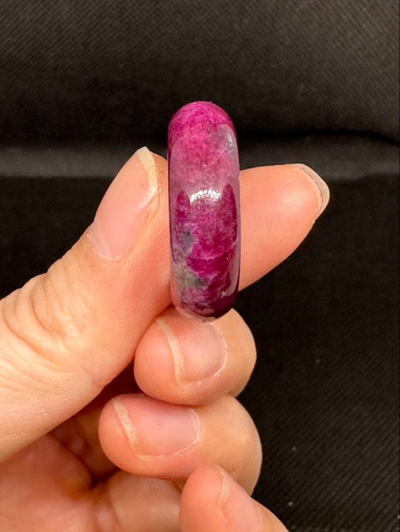 ルビー　くり抜きリング