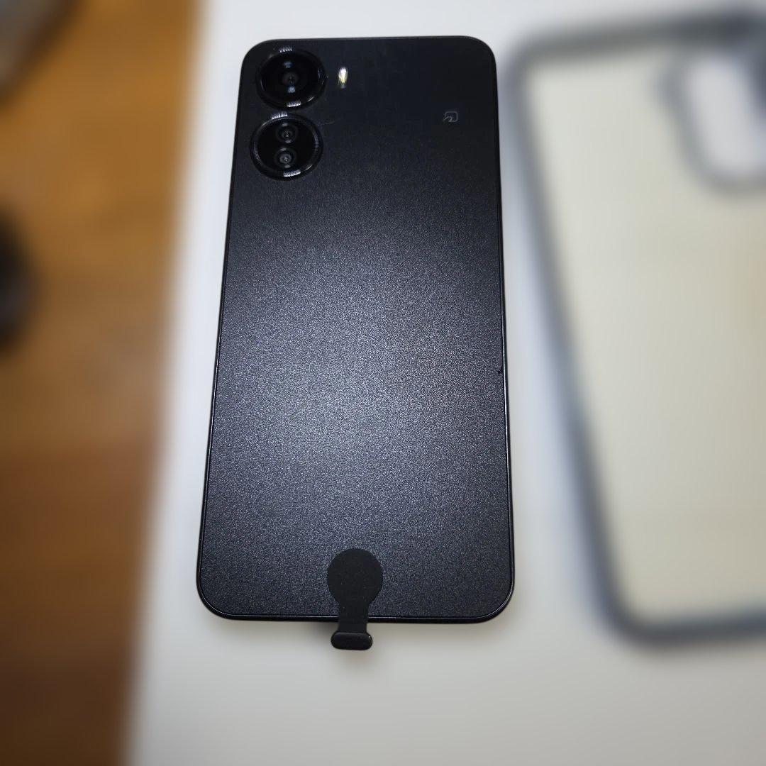 LIVERO5G　IV　本体キズ防止カバーガラスフィルム添付済み　使用1年未満